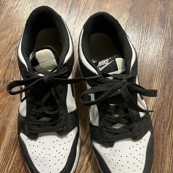 Nike Women Classic Black and White Sneakers - Picture 2 of 3